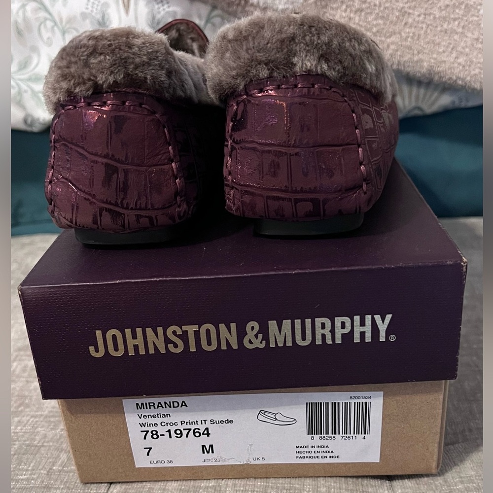 Johnston & Murphy Italian Wine Croc Print Suede, Size 7! - Picture 5 of 6